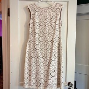 Jessica Howard Cream Lace Shift Dress with Beige Sheath Lining & Circles Motif